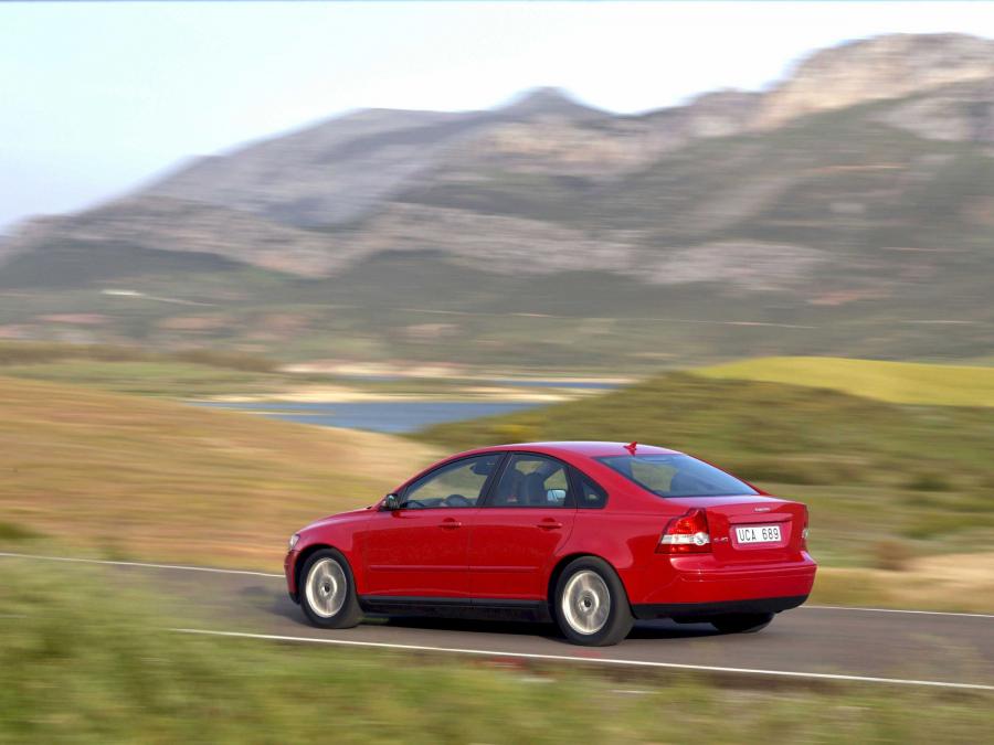  Volvo S40 2004 года  (фото 5 из 26)